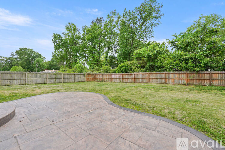 5626 Noble Avenue 4 Beds Single Family Home for Rent - Photo gallery 2