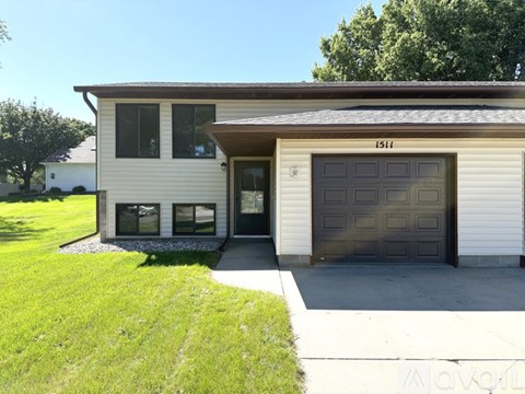 1505 Cedar Circle 3 Beds Apartment for Rent