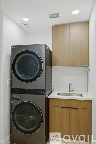2140 192nd Ave SE 5 Beds Single Family Home for Rent - Photo gallery 2