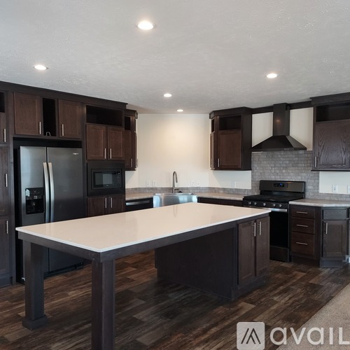 6438 Hamlet 4 Beds Single Family Home for Rent - Photo gallery 3