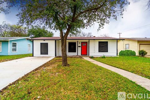 305 Laurelwood Drive 3 Beds Apartment for Rent