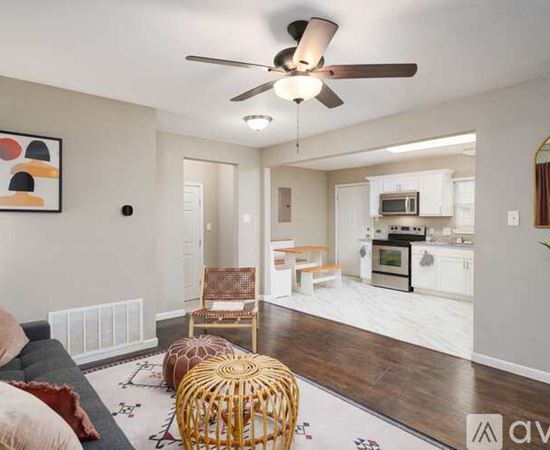 305 Laurelwood Drive 3 Beds Single Family Home for Rent - Photo gallery 3