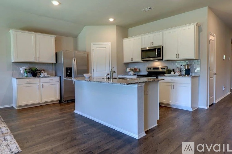 602 West Cattleman Court 4 Beds Single Family Home for Rent - Photo gallery 2