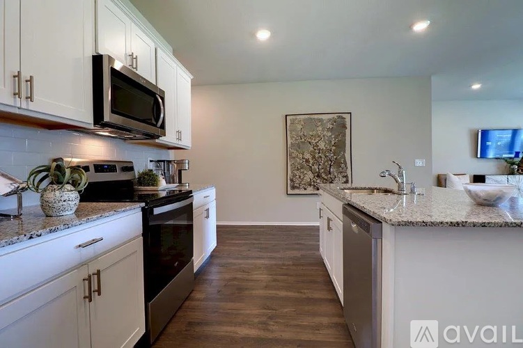 602 West Cattleman Court 4 Beds Single Family Home for Rent - Photo gallery 3