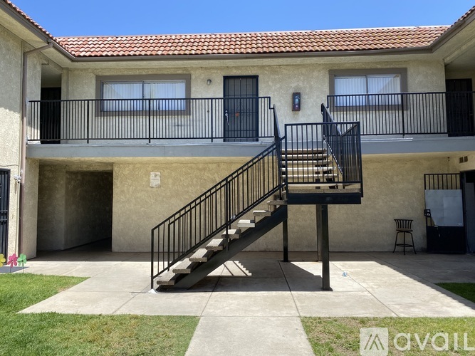 120 North 13th Avenue 2 Beds Apartment for Rent - Photo gallery 2
