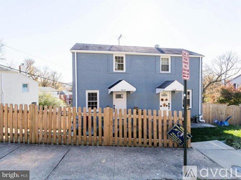 Kemper Rd 3 Beds Apartment for Rent