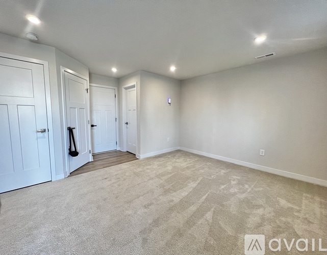 208 Fost Blvd 3 Beds Townhouse for Rent - Photo gallery 2