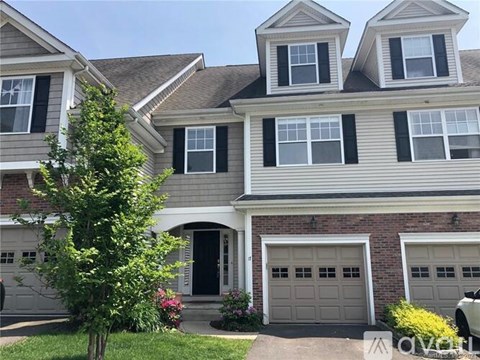 17 Park Place Circle 3 Beds Apartment for Rent