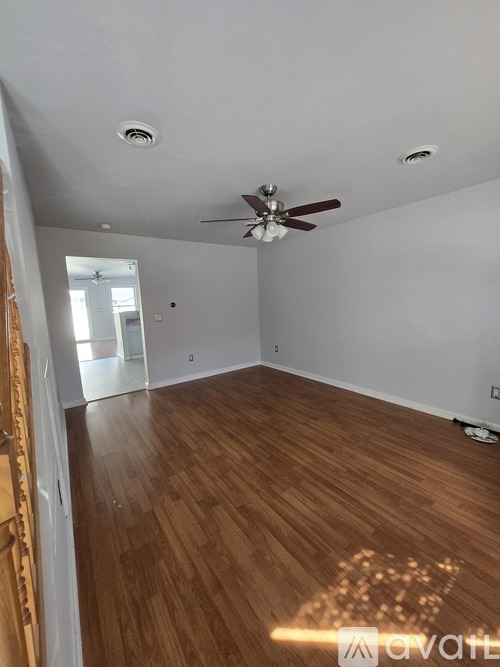 3566 Edgemont St 3 Beds Single Family Home for Rent - Photo gallery 5