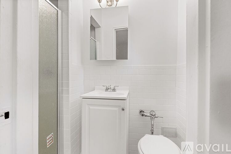 640 W 231st St 2 Beds Apartment for Rent - Photo gallery 2