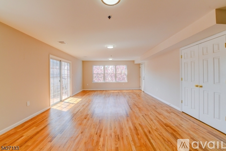 15-21 Oraton Street 3 Beds Apartment for Rent - Photo gallery 5