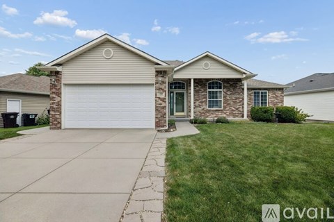 158 West Lombard Drive 4 Beds Apartment for Rent