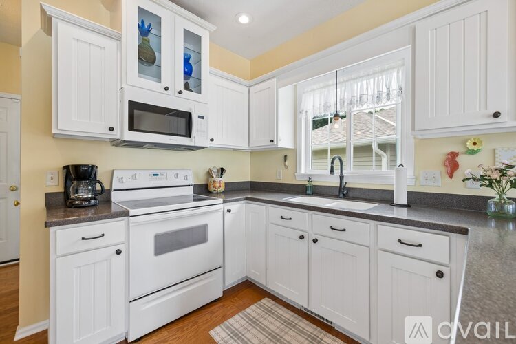 158 West Lombard Drive 4 Beds Single Family Home for Rent - Photo gallery 2