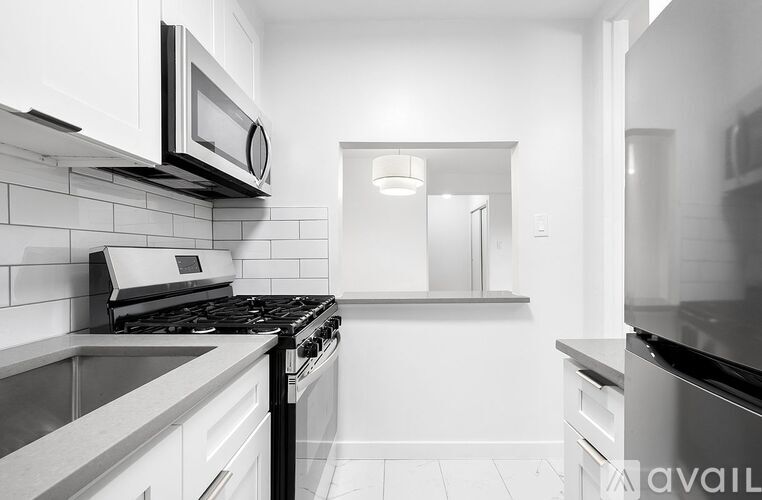 35-20 Leverich St 2 Beds Apartment for Rent - Photo gallery 1