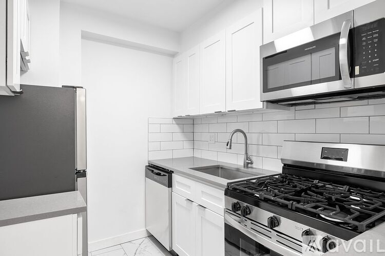 35-20 Leverich St 2 Beds Apartment for Rent - Photo gallery 5