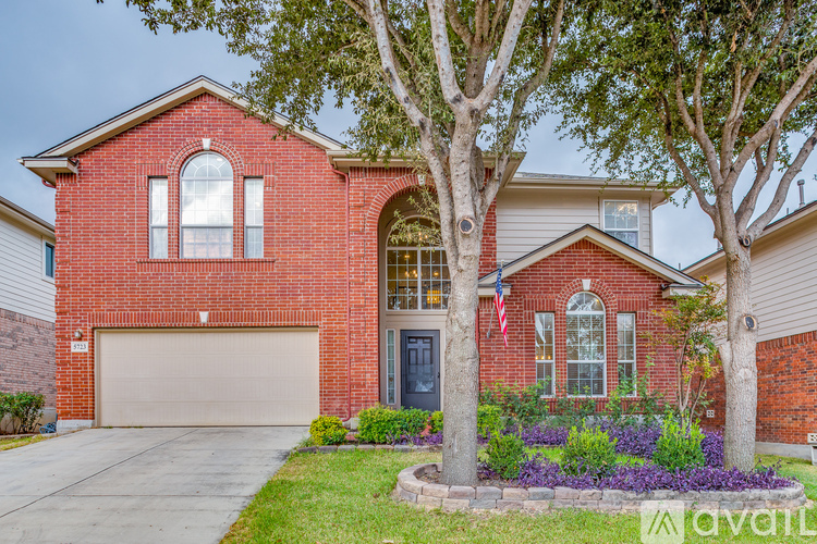 5723 White Oak Cove 5 Beds Single Family Home for Rent - Photo gallery 1