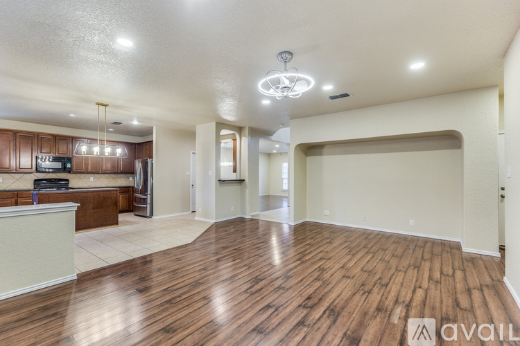 5723 White Oak Cove 5 Beds Single Family Home for Rent - Photo gallery 3