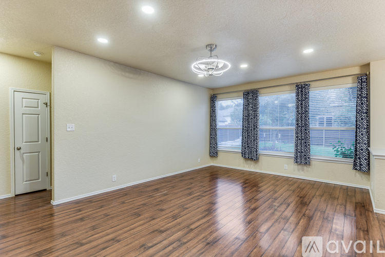 5723 White Oak Cove 5 Beds Single Family Home for Rent - Photo gallery 5