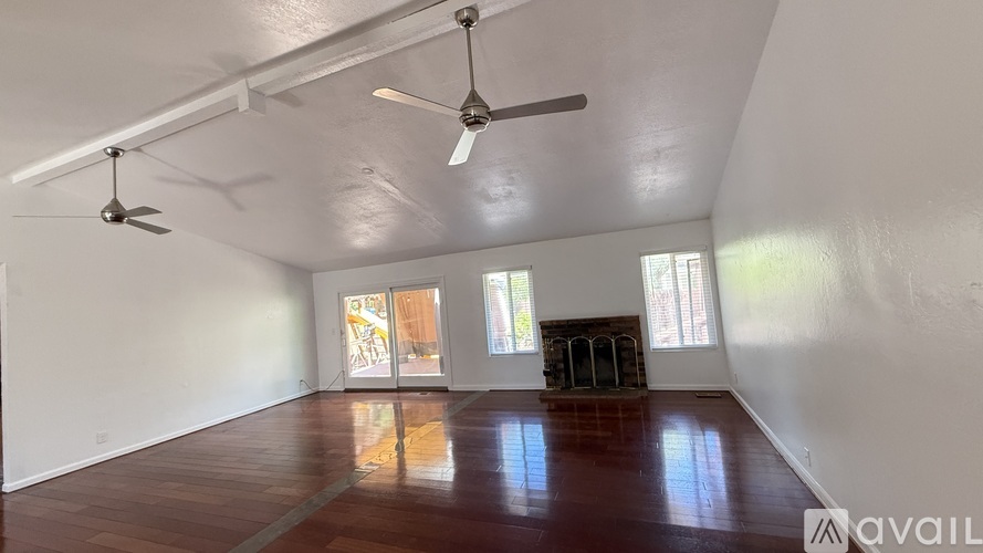 5513 Pamplona Ct 4 Beds Single Family Home for Rent - Photo gallery 5
