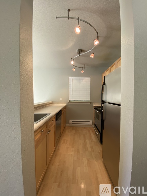 9805 Avondale Rd NE 2 Beds Condo for Rent - Photo gallery 4