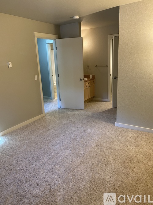 9805 Avondale Rd NE 2 Beds Condo for Rent - Photo gallery 5