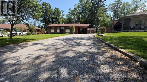 27 GLENBARR ROAD 3 Beds Apartment for Rent