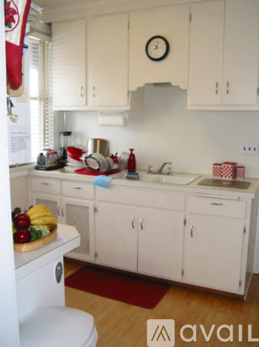910 E Dayton St 2 Beds Apartment for Rent - Photo gallery 4