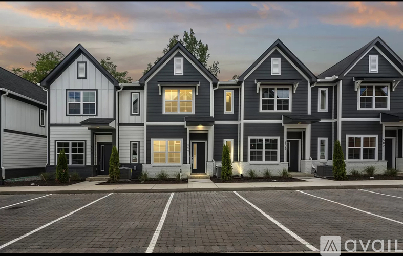 700 North Dupont Avenue 3 Beds Townhouse for Rent - Photo gallery 4