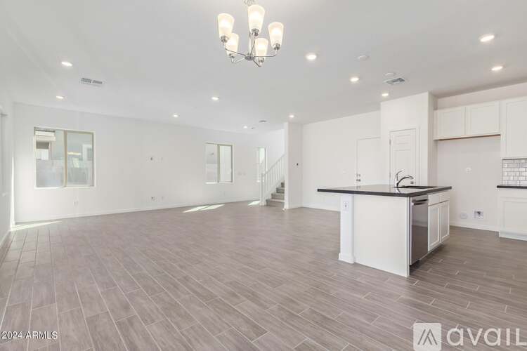 1935 N Marketside Ave 4 Beds Single Family Home for Rent - Photo gallery 5