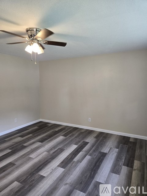 525 Maple St 2 Beds Apartment for Rent