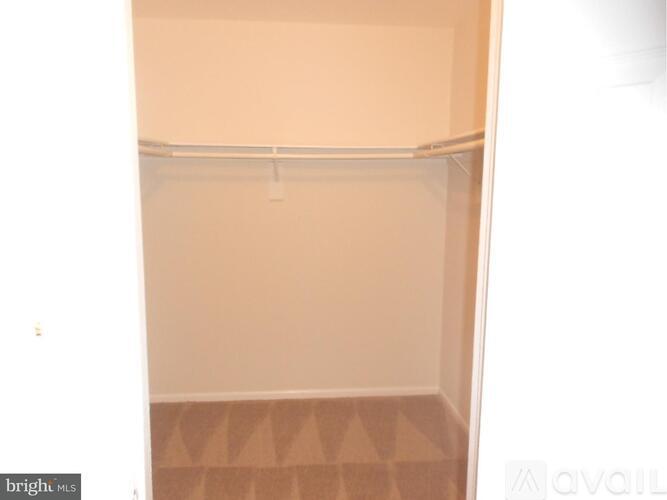 4 Fairway Ct 2 Beds Apartment for Rent - Photo gallery 3
