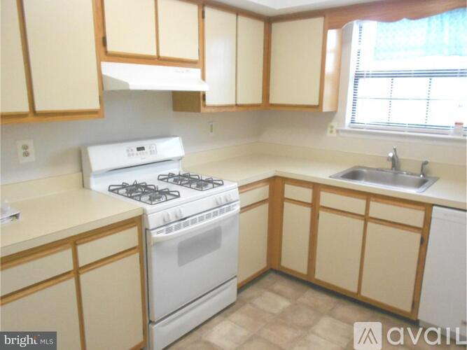 4 Fairway Ct 2 Beds Apartment for Rent - Photo gallery 4