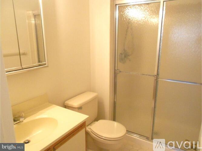 4 Fairway Ct 2 Beds Apartment for Rent - Photo gallery 5