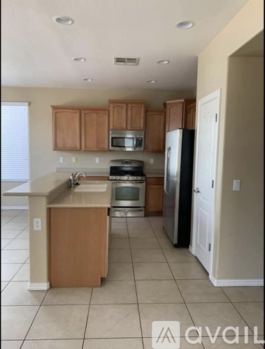 14592 West Maui Lane 4 Beds Single Family Home for Rent - Photo gallery 3