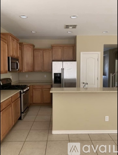14592 West Maui Lane 4 Beds Single Family Home for Rent - Photo gallery 4