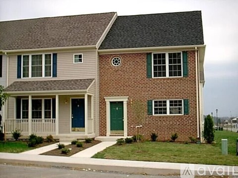 8 Mabel Ln 3 Beds Apartment for Rent