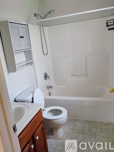 8 Mabel Ln 3 Beds Apartment for Rent