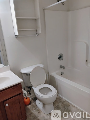 8 Mabel Ln 3 Beds Townhouse for Rent - Photo gallery 3