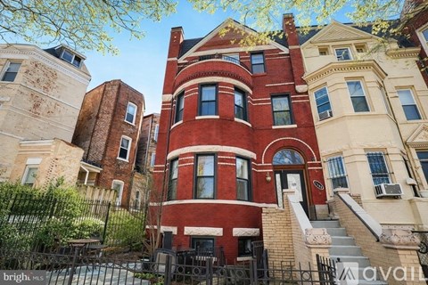 1300 Monroe Street Northwest 2 Beds Apartment for Rent