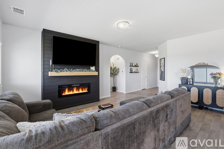 1032 Fairfax Drive 3 Beds Single Family Home for Rent - Photo gallery 2
