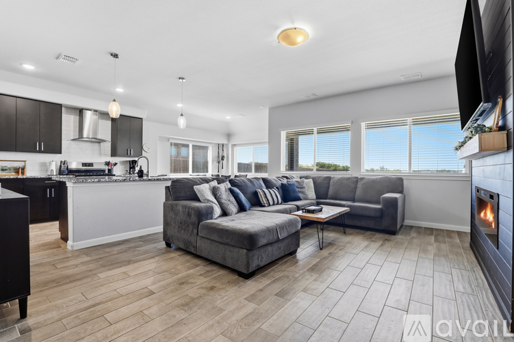 1032 Fairfax Drive 3 Beds Single Family Home for Rent - Photo gallery 3