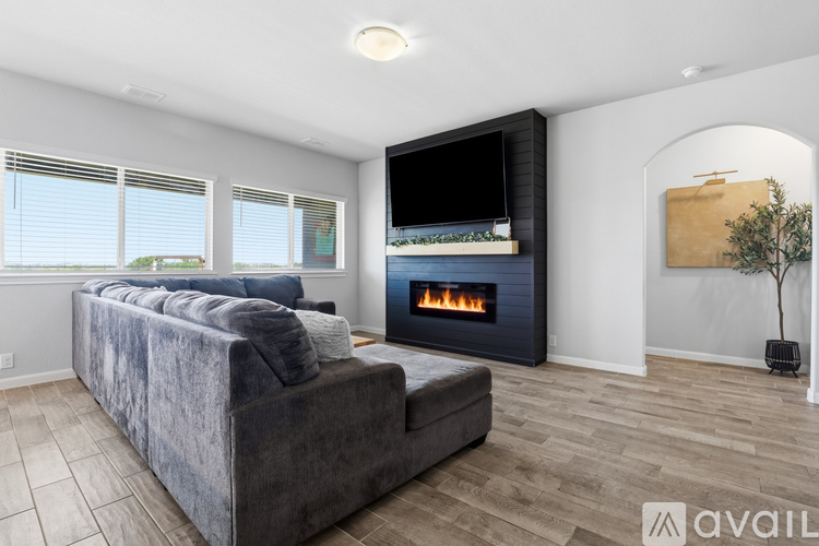 1032 Fairfax Drive 3 Beds Single Family Home for Rent - Photo gallery 4