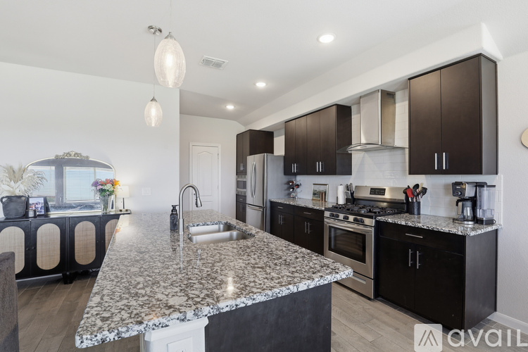 1032 Fairfax Drive 3 Beds Single Family Home for Rent - Photo gallery 5