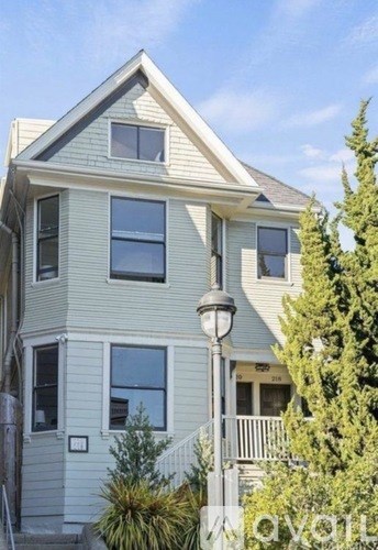 220 Corbett Avenue 2 Beds Apartment for Rent