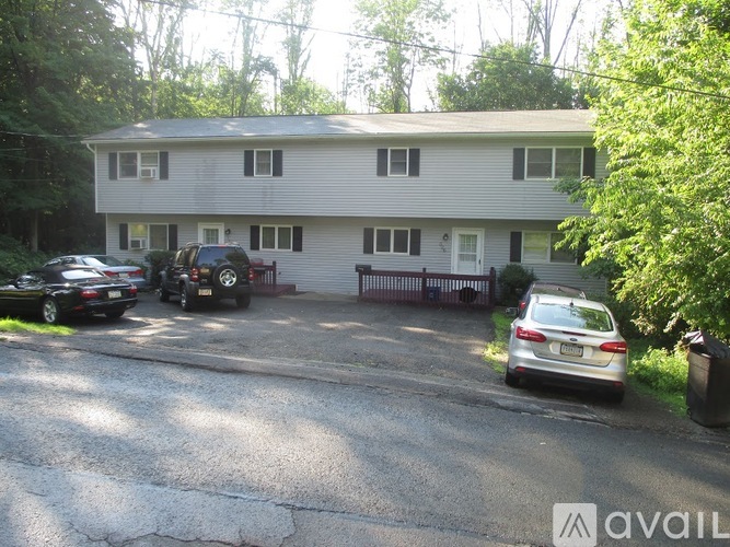 326 Melrose Avenue 2 Beds Townhouse for Rent - Photo gallery 1