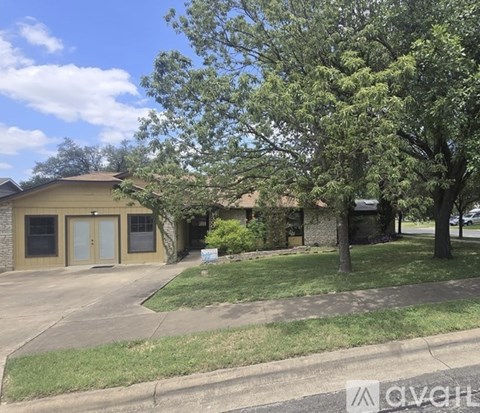 1300 Monica Street 3 Beds Apartment for Rent