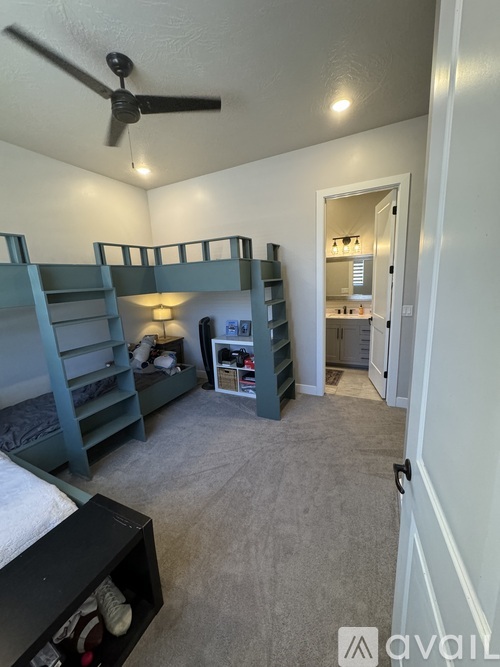 1871 West 740 South 4 Beds Single Family Home for Rent - Photo gallery 2