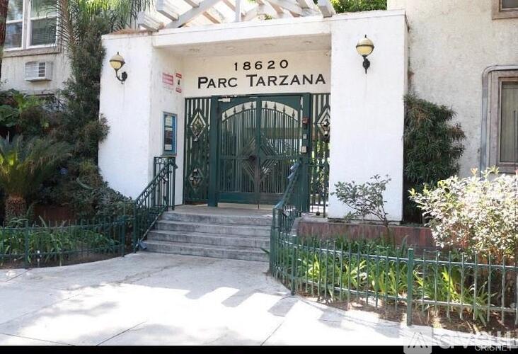 18620 Hatteras St 3 Beds Condo for Rent - Photo gallery 1