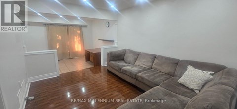UPPER - 32 ABELARD AVENUE 4 Beds Apartment for Rent