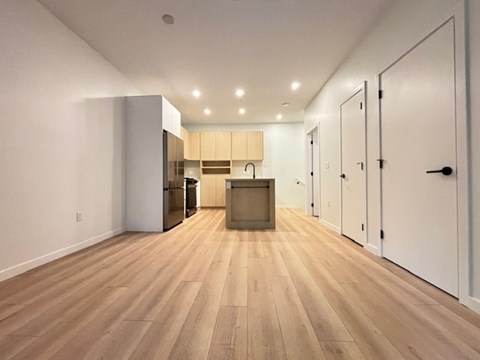 210-19577 65B Ave 1 Apartment for Rent
